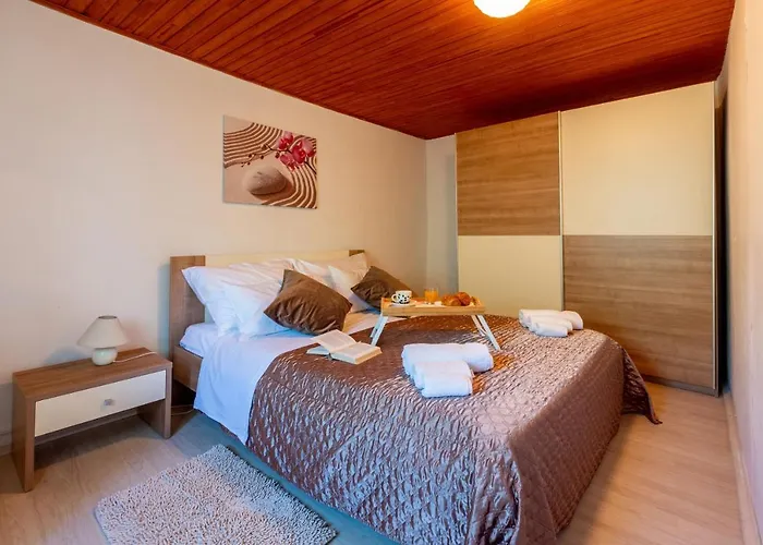 House Nevenka Μεντουλίν